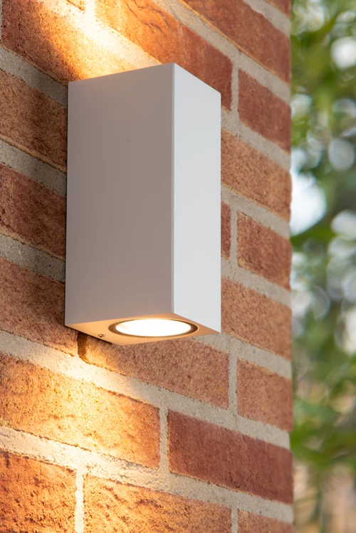 Lucide ZARO - Wandspot / Wandlamp Binnen/Buiten - 2xGU10 - IP65 - Wit - sfeer 1